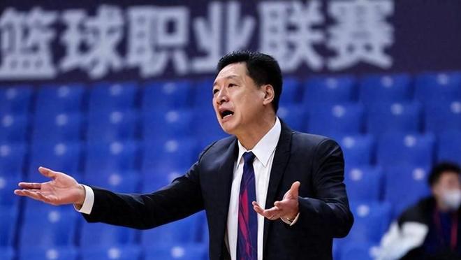 CBA球队集训备战，目标锁定新赛季冠军的简单介绍