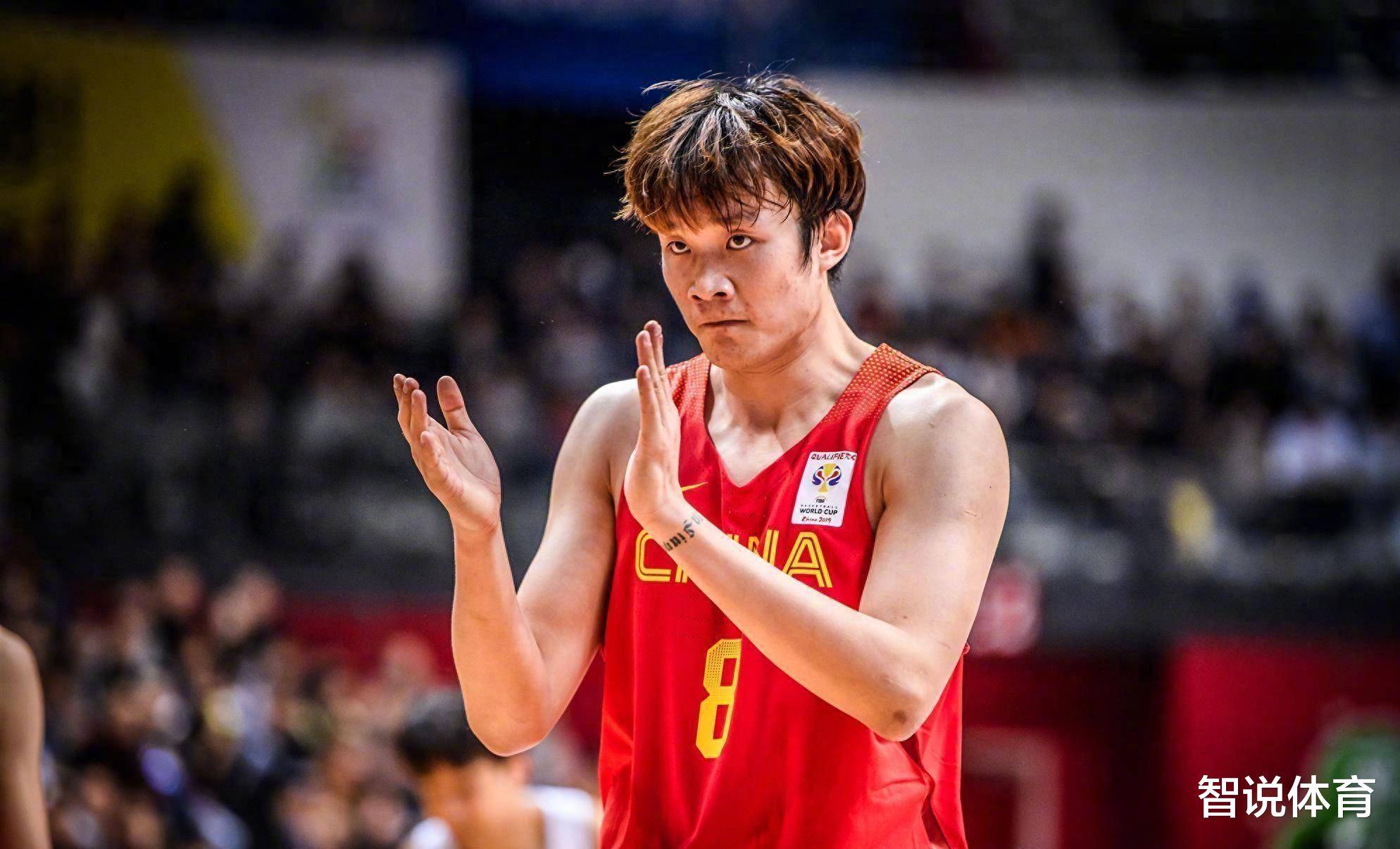 新晋篮球明星登场，打出惊人表现